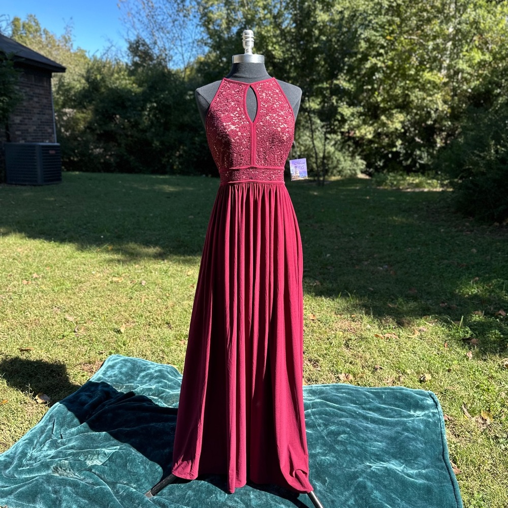 Sparkly Red Keyhole Dress